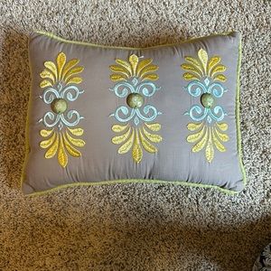 Throw pillow
